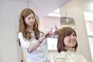 美容室はインボイス制度が関係ない業種？
