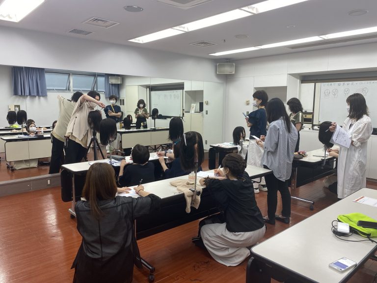 イチゴ カット講習会を開催致しました♪