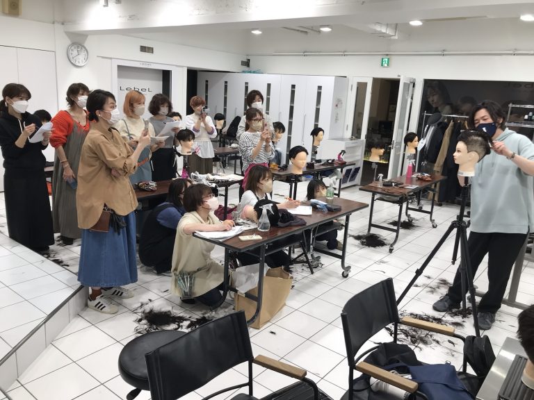 イチゴ カット講習会を開催致しました♪